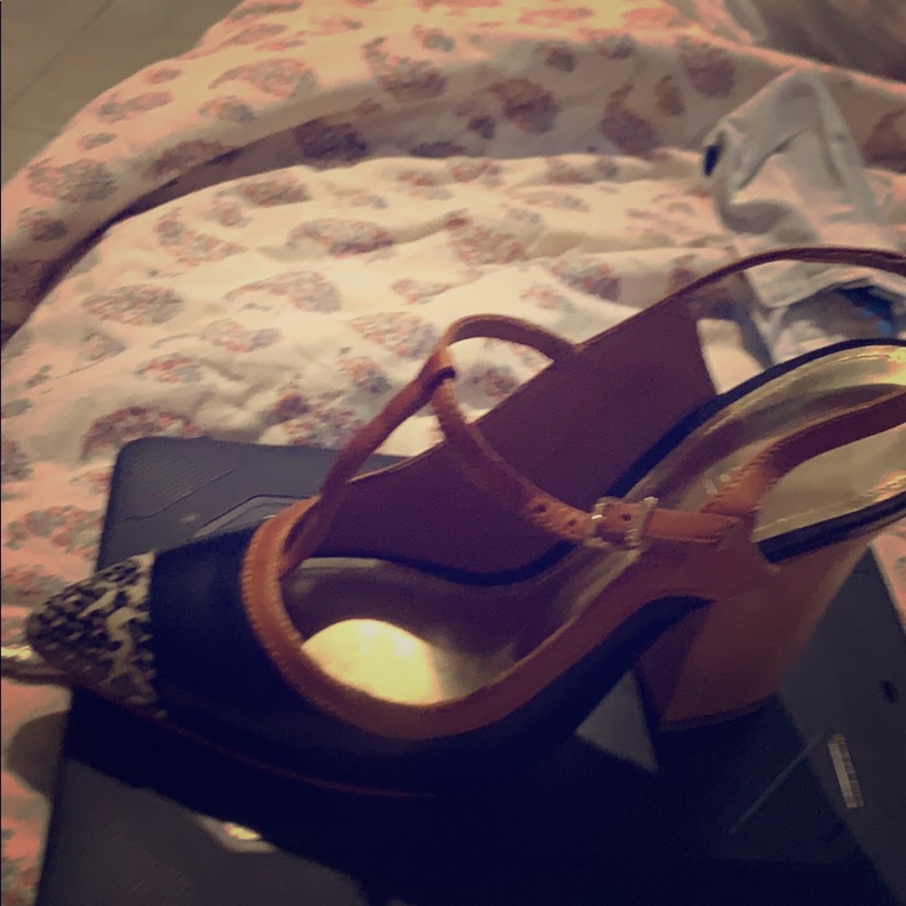 NWOT COACH “Frankie” block heel multi leather heel